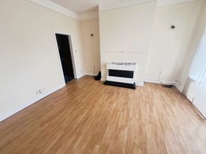 Lounge- click for photo gallery